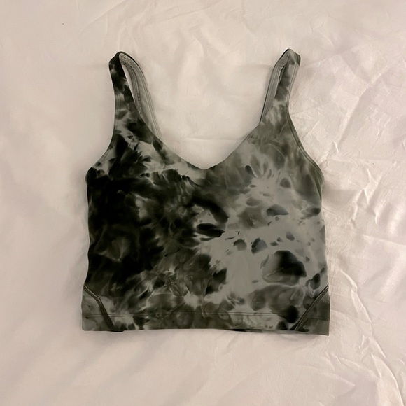 Green tie dye lululemon workout crop top with built in bra. Pads can be removed. - Picture 1 of 3